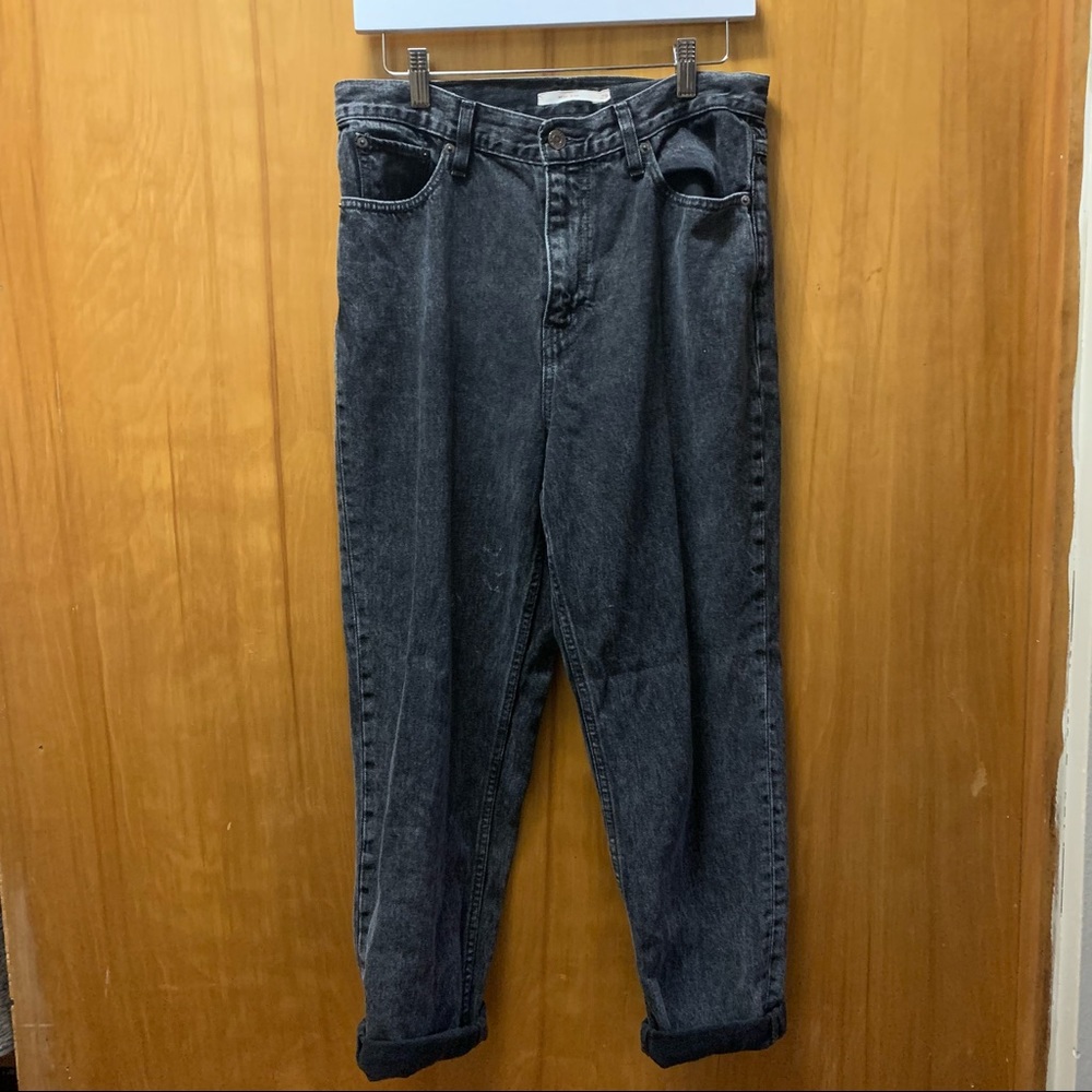 Black Levi’s Mom Jeans Size 29